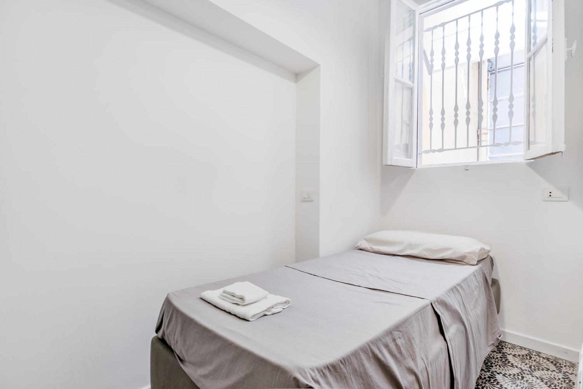 Vicino Al Colosseo Apartment *